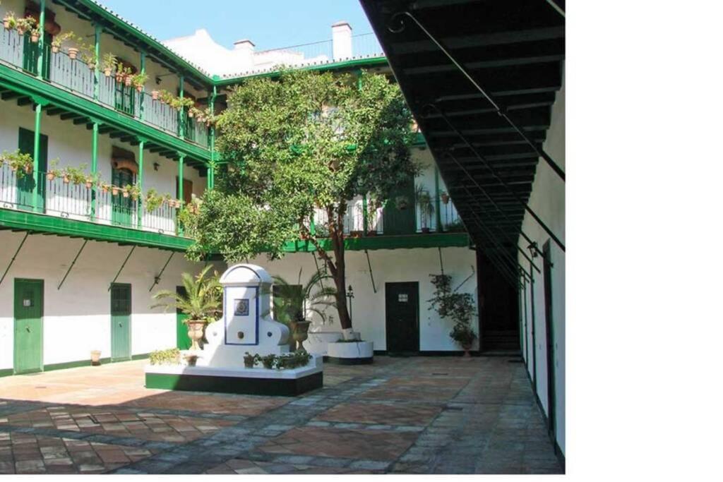 Alcázares Sevilla centro Exterior foto
